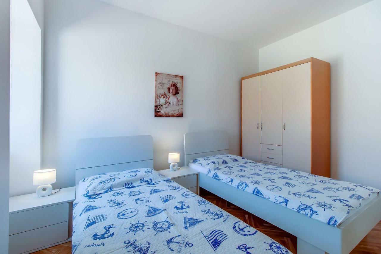 Apartments Bellus Mare 말리로시니 외부 사진
